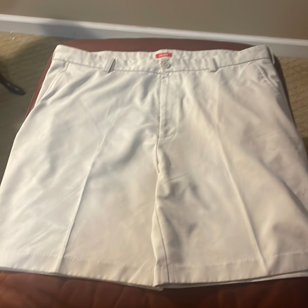 Izod  Flat Front shorts